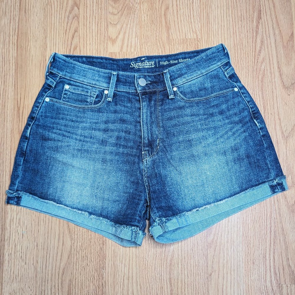 Ladies Denim Levi's - Size 6